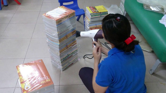 Cách khò màng co bằng máy sấy tóc