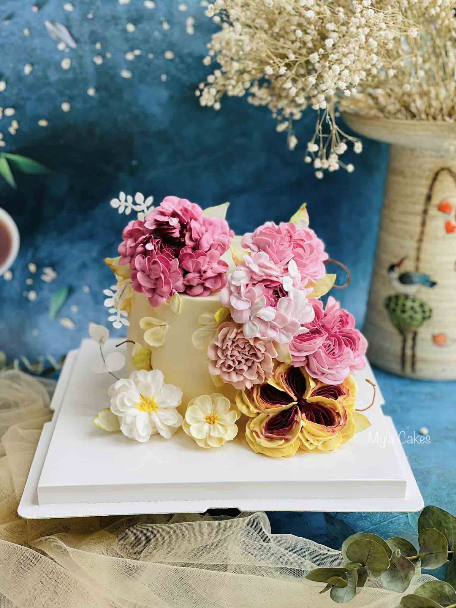 Mẫu bánh kem 20/10 tặng vợ