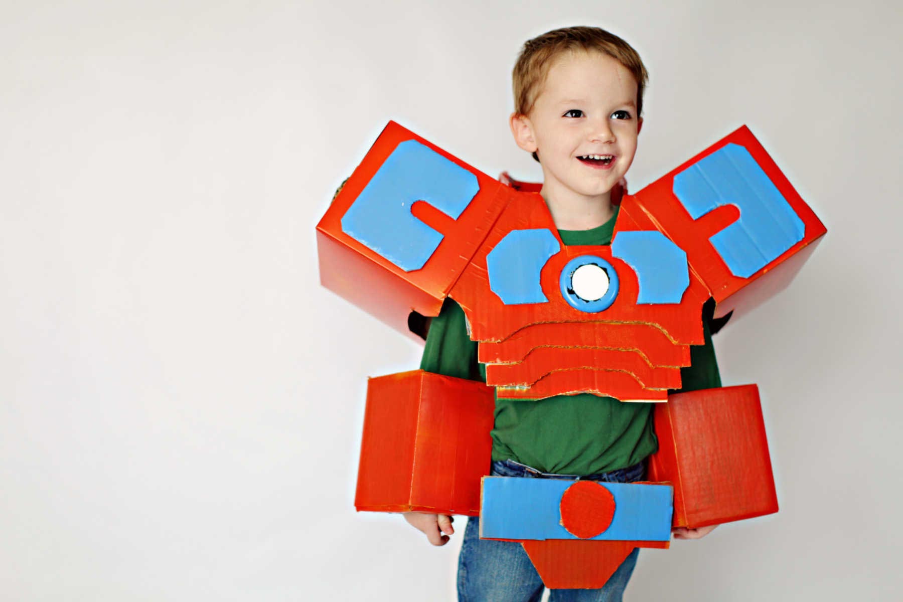 Hóa trang Halloween cho bé trai thành nhân vật hoạt hình