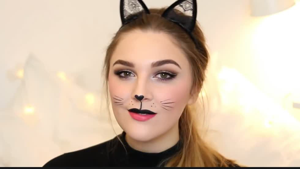 Hóa trang thành mèo