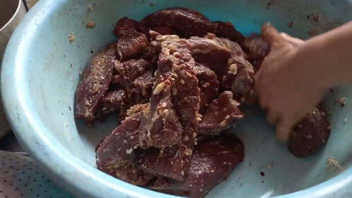 Ướp thịt trâu