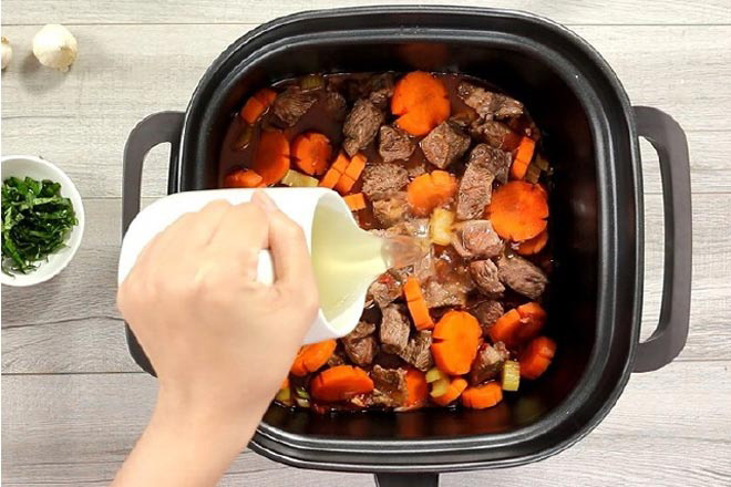 Nấu thịt sốt vang bằng nồi áp suất