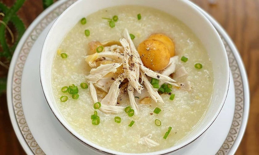 Thành phẩm món cháo gà nấu bằng nồi cơm điện Cuckoo