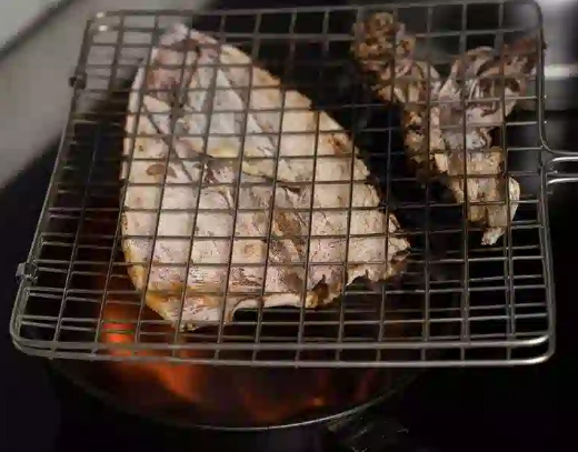 Cách nướng mực bằng bếp ga