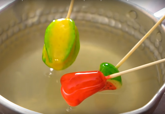 Làm bóng bánh đậu xanh trái cây