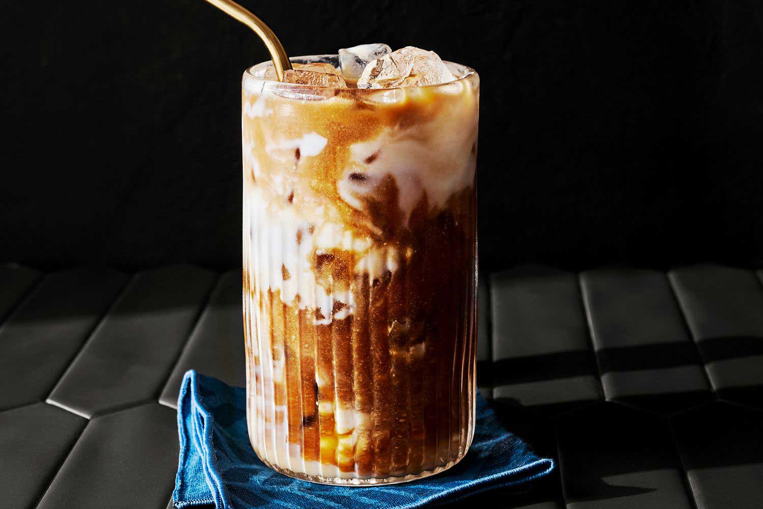 Thành phẩm thức uống sữa chua cà phê