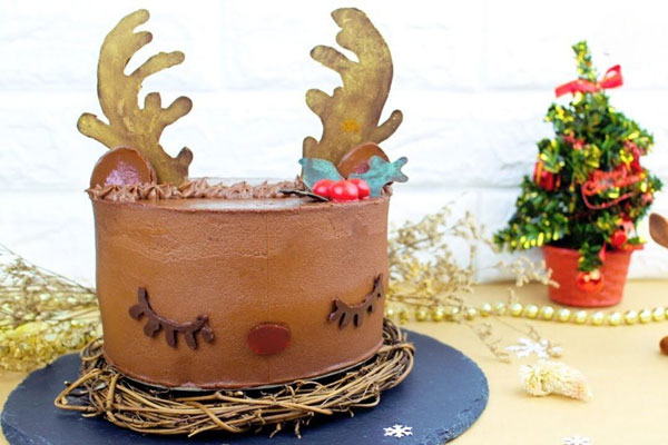 Bánh mousse socola con hươu