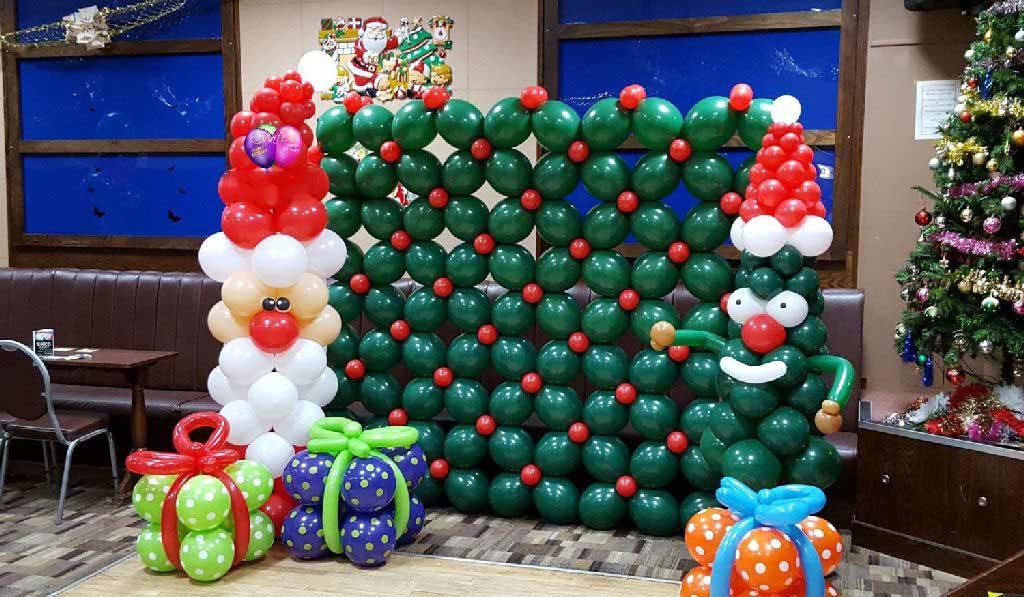 Trang trí Noel cho lớp học mầm non bằng bóng bay