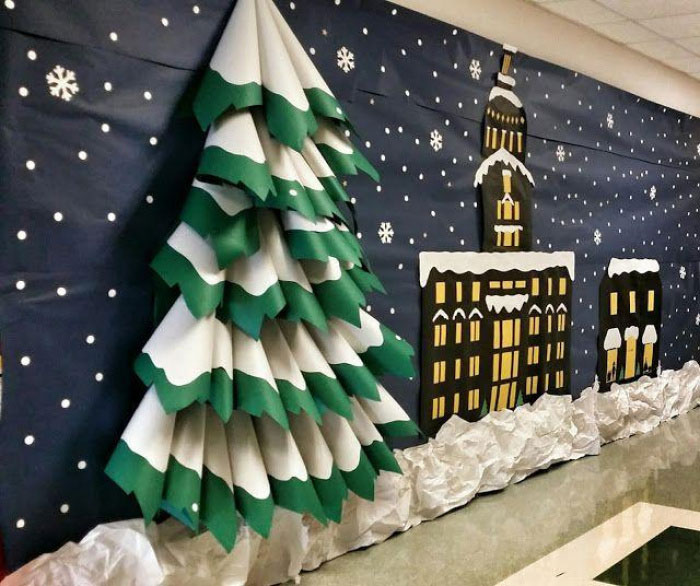 Trang trí Noel lớp mầm non bằng cây thông