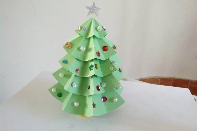 Ảnh cây thông Noel bằng giấy