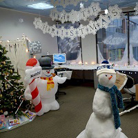 Cách trang trí Noel cho văn phòng làm việc công ty đẹp, đơn giản