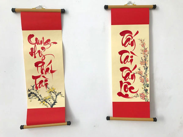 Câu đối Tết 4 chữ