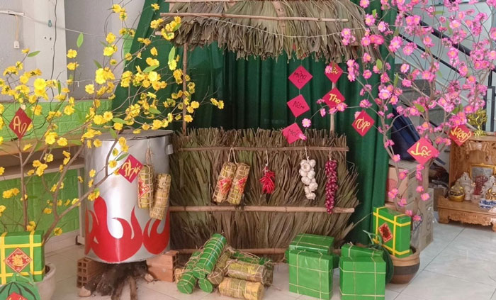 Trang trí lớp học mầm non bằng tiểu cảnh nấu bánh chưng