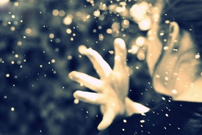 Cách xả xui bằng ném muối