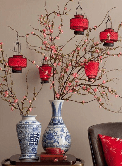 Trang trí cành đào Tết đẹp với lọ hoa vừa xinh