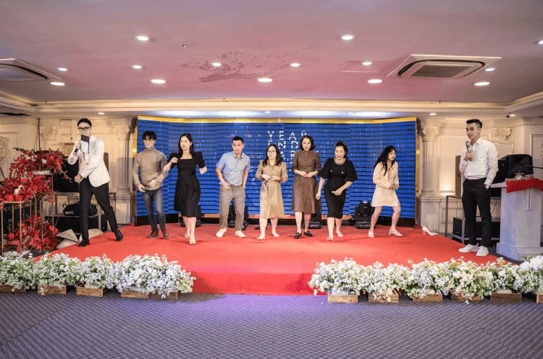 Trò chơi tiệc tất niên - Truy tìm món đồ bí ẩn