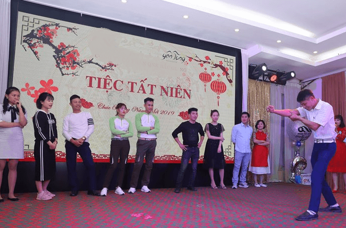 Trò chơi tiệc tất niên - Đuổi hình bắt chữ