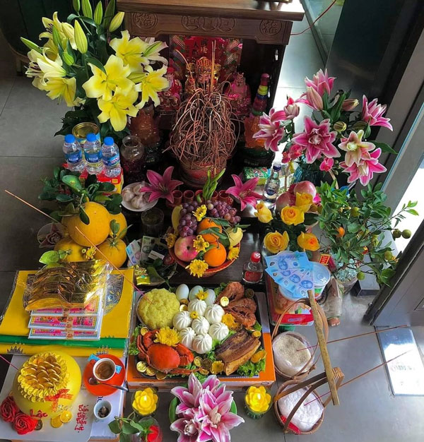 Chuẩn bị mâm cúng ngày vía Thần Tài đầy đủ