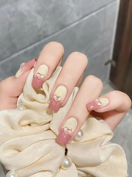 Mẫu nail Tết sang chảnh