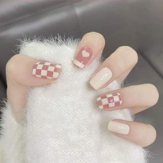 Mẫu nail Tết sang chảnh