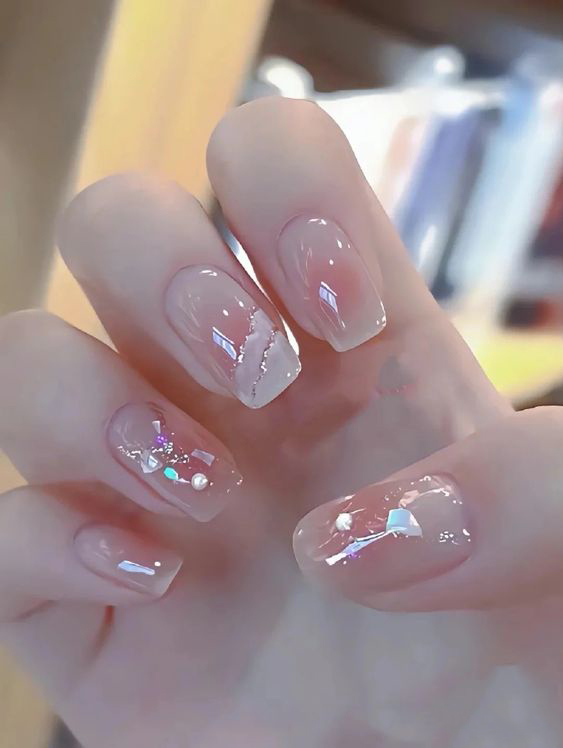 Mẫu nail Tết sang chảnh
