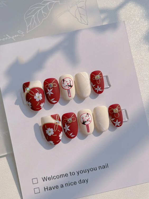 Mẫu nail đỏ Tết