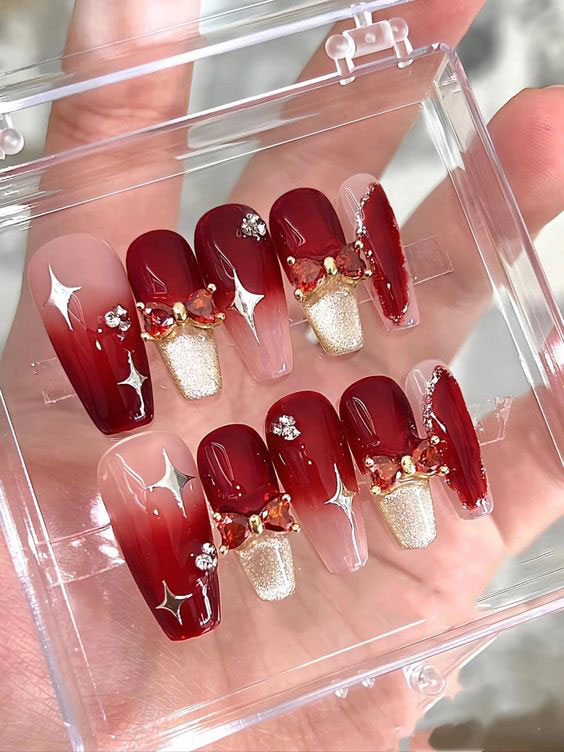 Mẫu nail đỏ Tết
