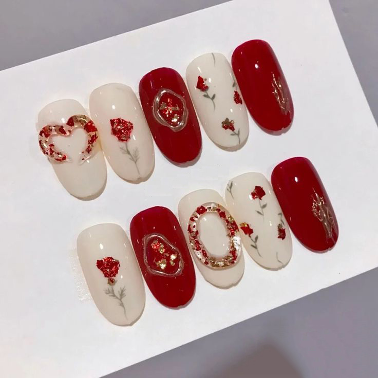 Mẫu nail đỏ Tết