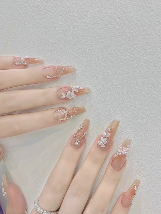 Mẫu nail Tết đính đá