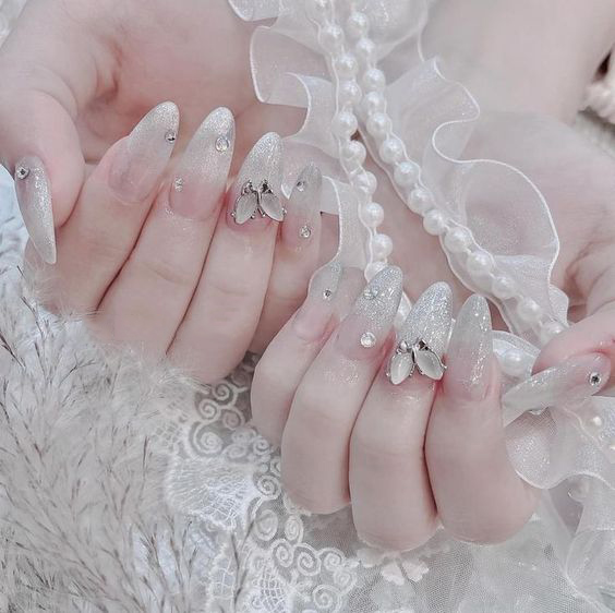 Mẫu nail Tết màu trắng