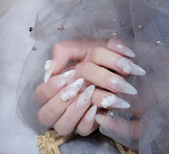 Mẫu nail Tết màu trắng
