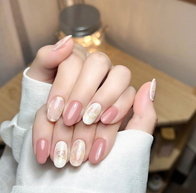 Mẫu nail Tết cho cô nàng cổ điển