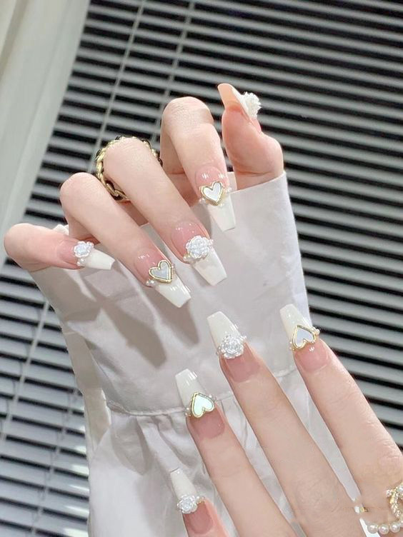 Mẫu nail Tết màu trắng