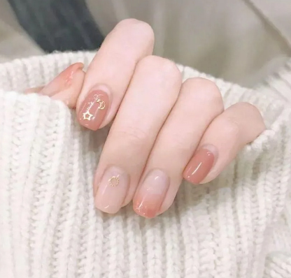 Mẫu nail Tết cho cô nàng cổ điển