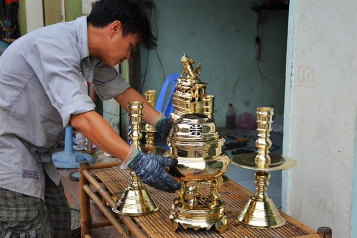 Tìm hiểu ai là người nên lau lư đồng