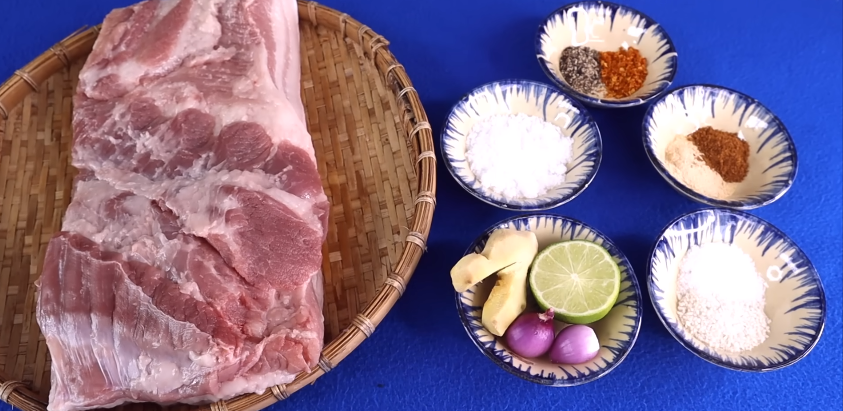 Chuẩn bị nguyên liệu làm heo quay bằng nồi chiên không dầu