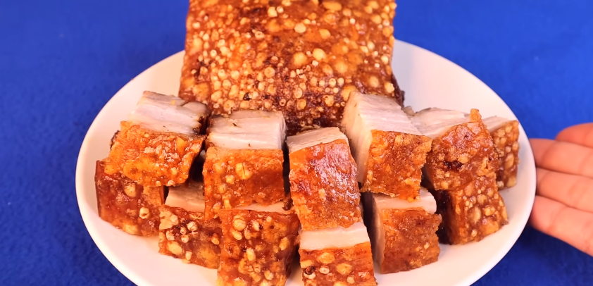 Thịt heo quay giòn bì bằng nồi chiên không dầu