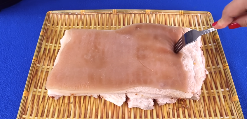 Cách làm thịt heo quay bằng nồi chiên không dầu