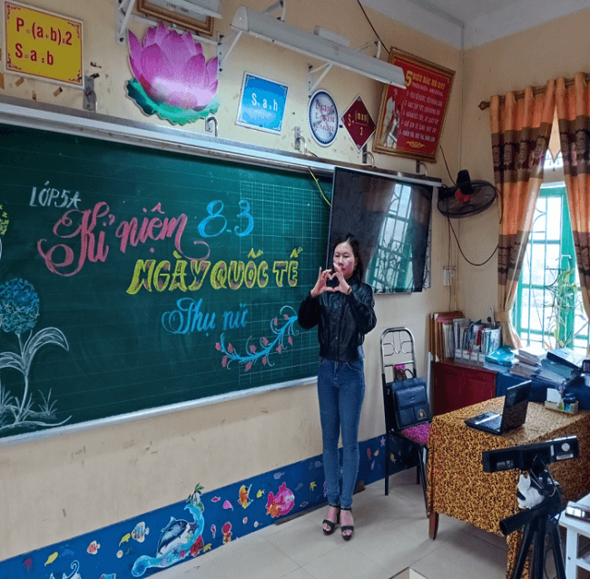 trang trí bảng 8/3