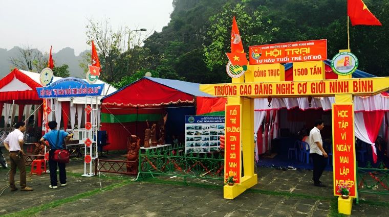 Tổng hợp mẫu cổng trại 26/3 đẹp nhất