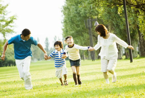 Hình ảnh ngày Quốc tế Hạnh phúc 20/3 gia đình