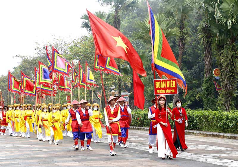 Đoàn rước kiệu ngày 10/3