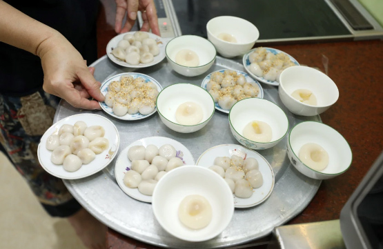 Mâm bánh trôi ngày Tết Hàn Thực