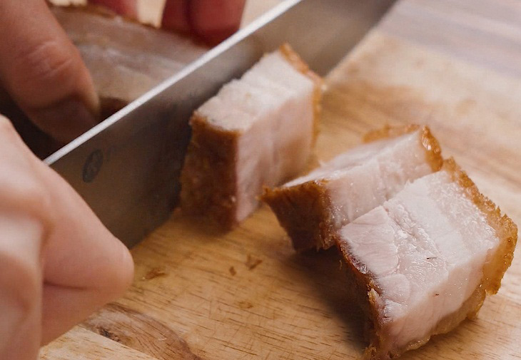 Thành phẩm món thịt lợn chiên giòn bằng chảo chống dính