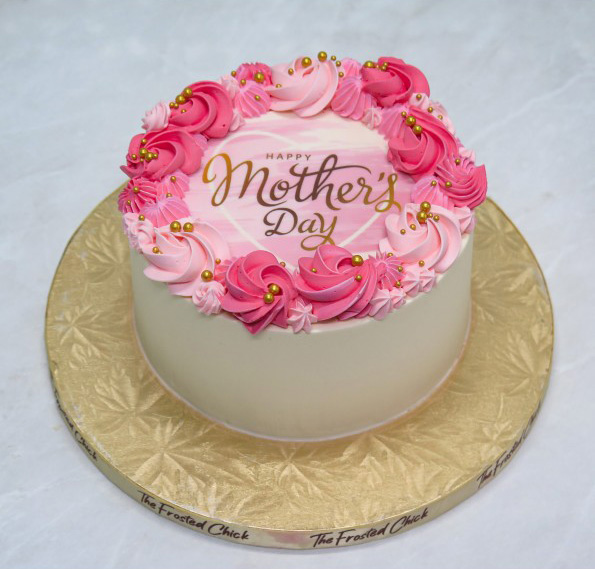 Bánh sinh nhật màu hồng cho ngày của Mẹ