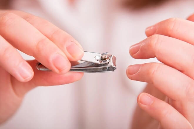 Tháng 7 cô hồn có nên cắt móng tay