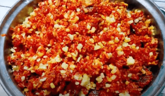 Trộn xôi gấc với đậu xanh