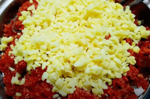 Trộn đậu xanh với xôi gấc