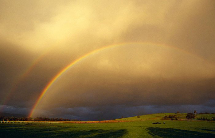 Hình ảnh cầu vồng 7 màu