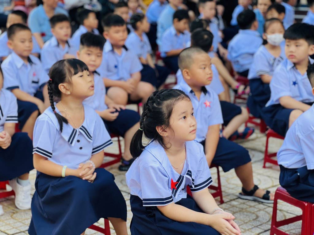 Ngày tựu trường của các em học sinh